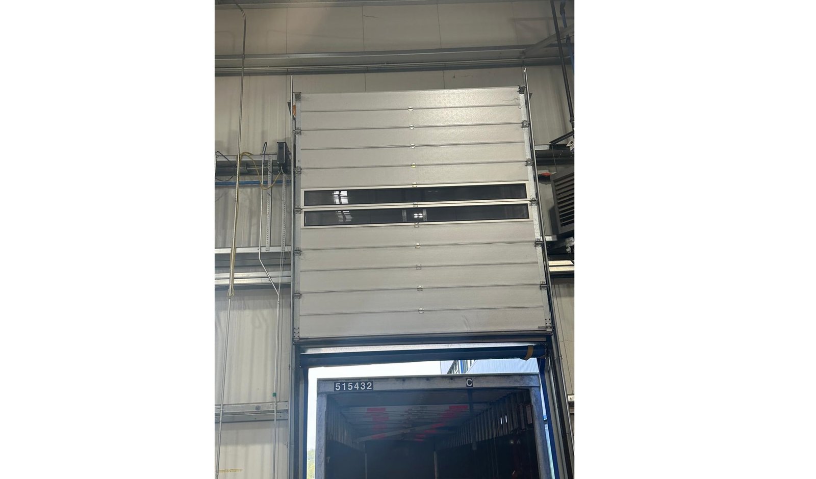 Puerta seccional industrial