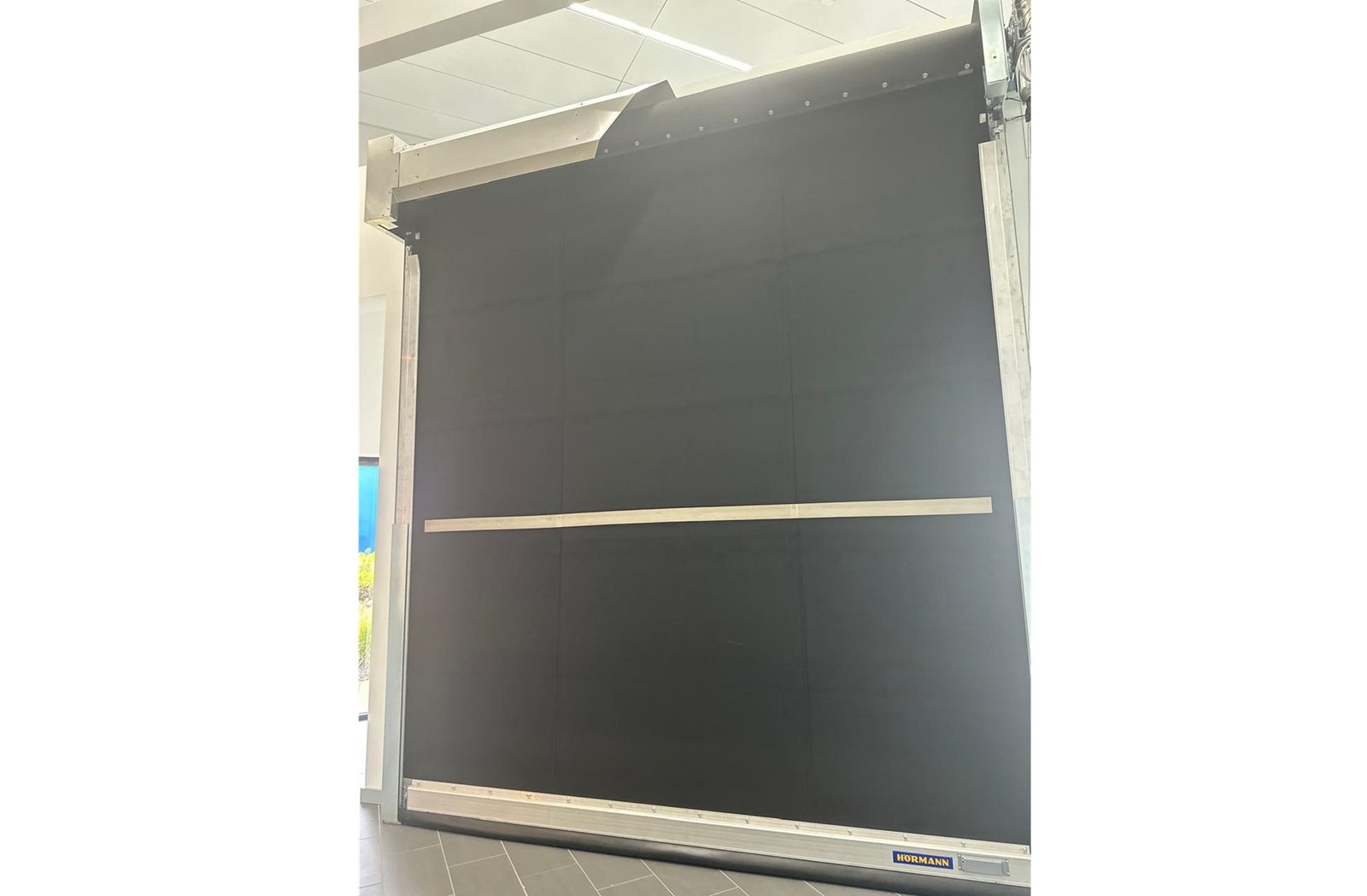 Puerta de acceso industrial